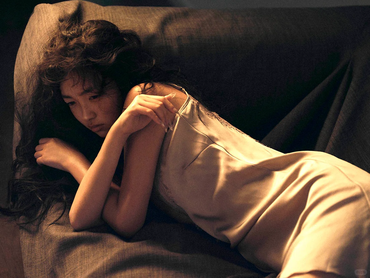 居家的惬意时光⚫️暗调氛围感少女写真