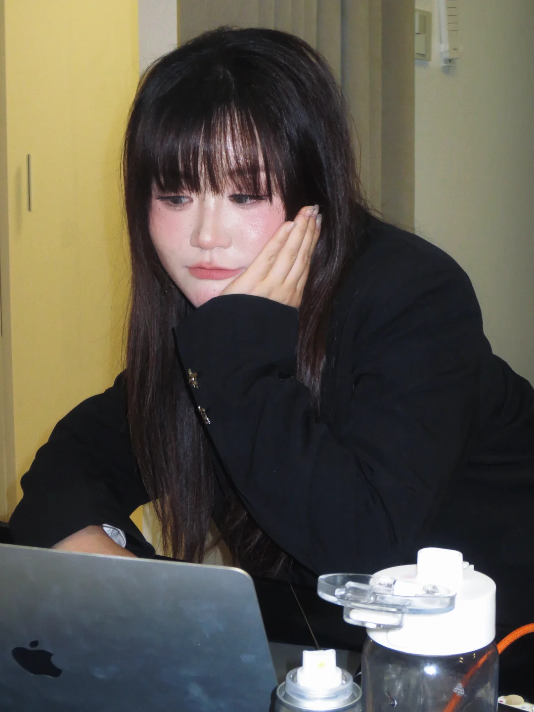 33岁互联网女民工勇闯韩系写真