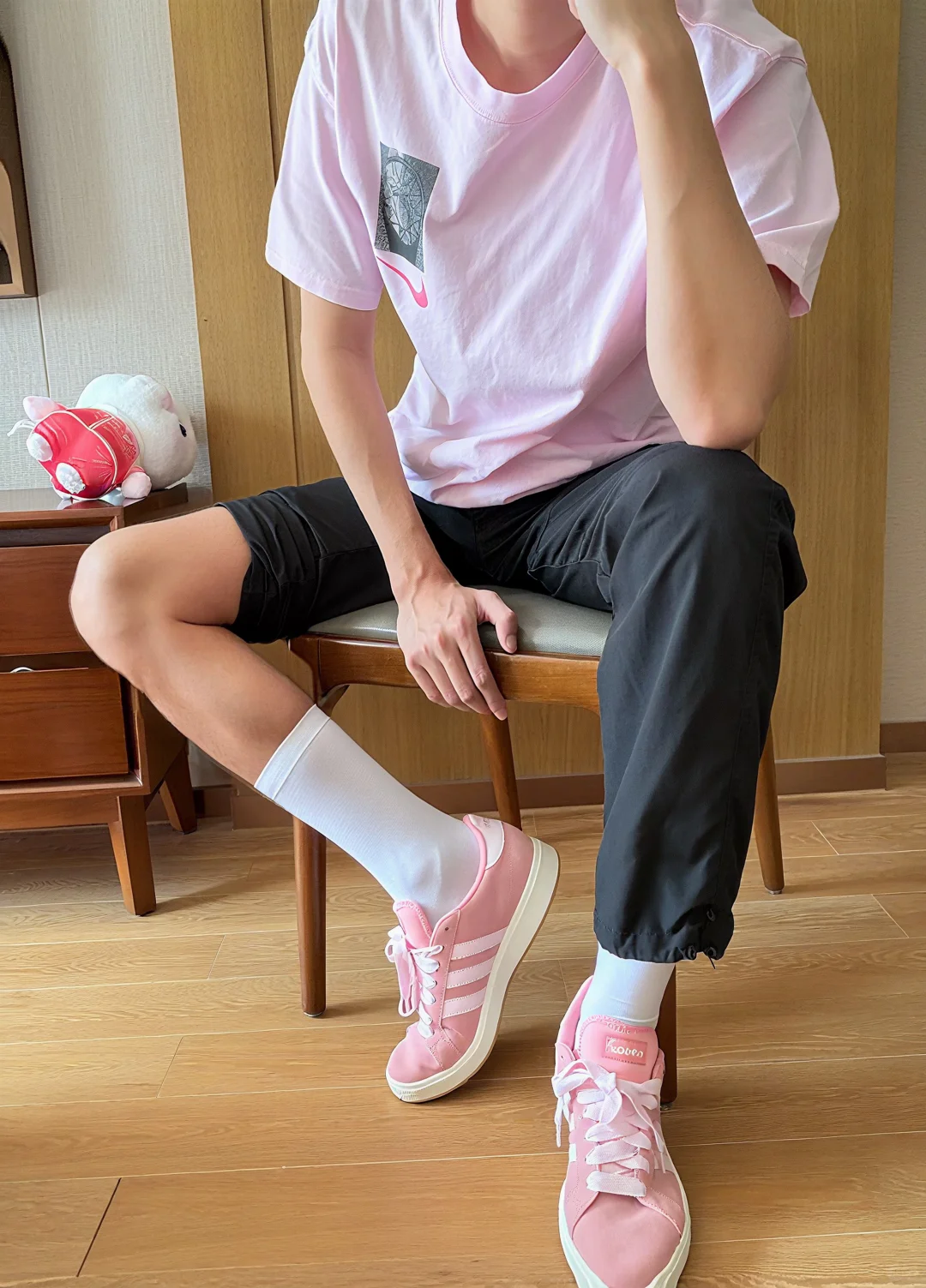 男生穿粉色好显嫩😄