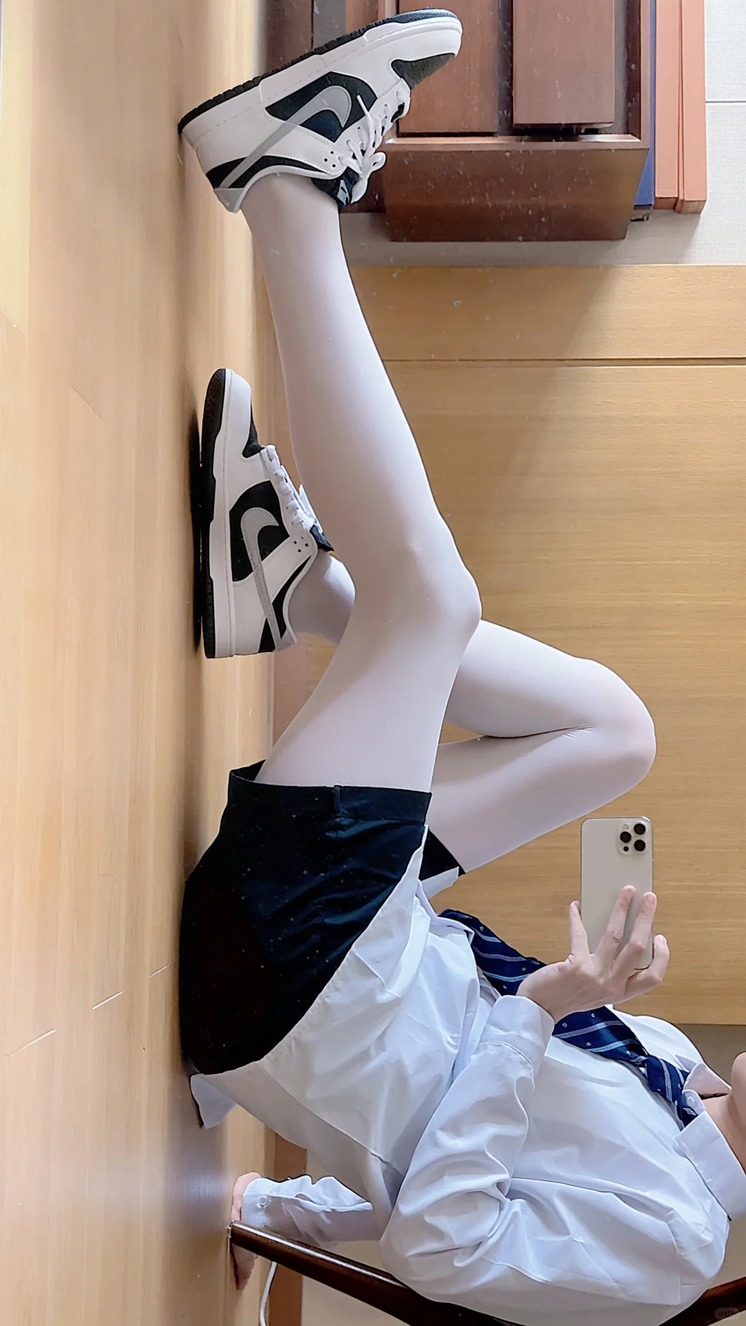 男高中生穿白丝喜欢么