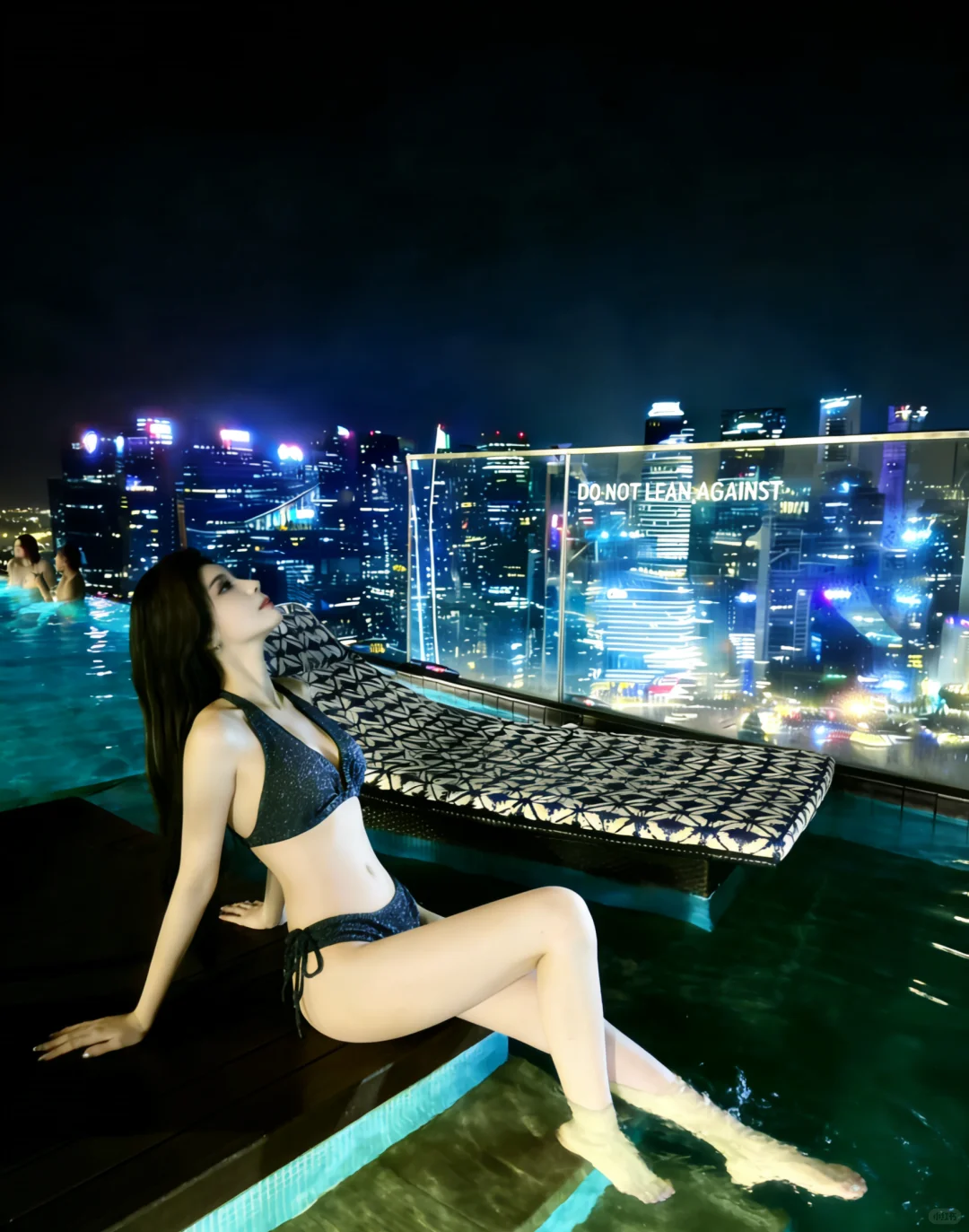 🖤👙｜泳池里的心机女人你喜欢吗