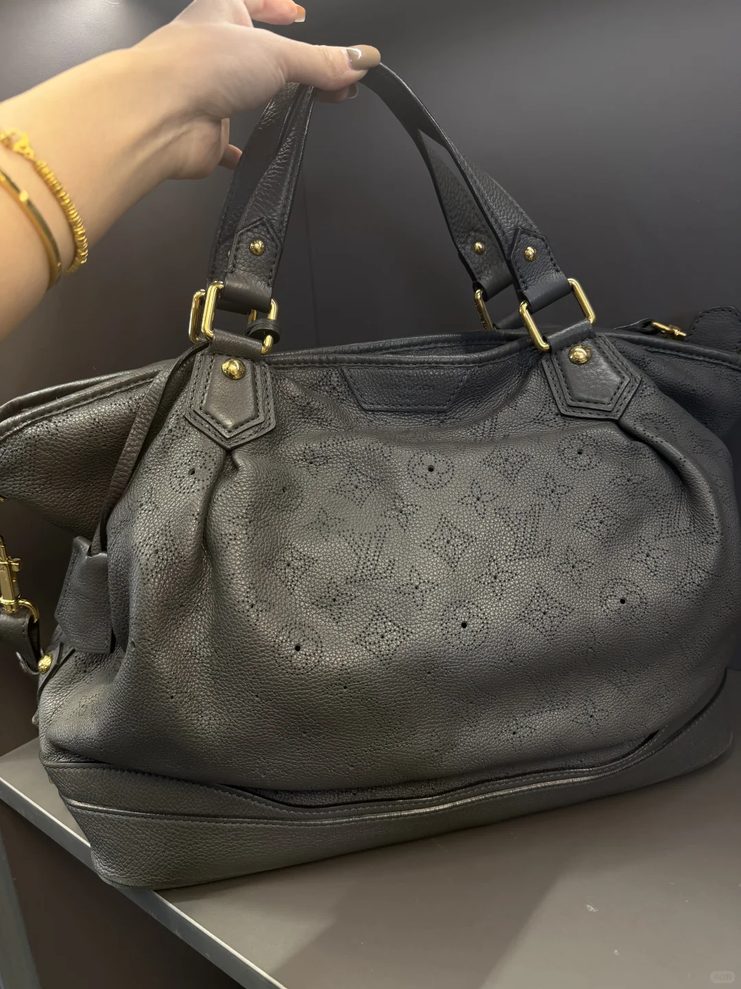 LV月光女神大tote🖤经典永不过时～微微亮光