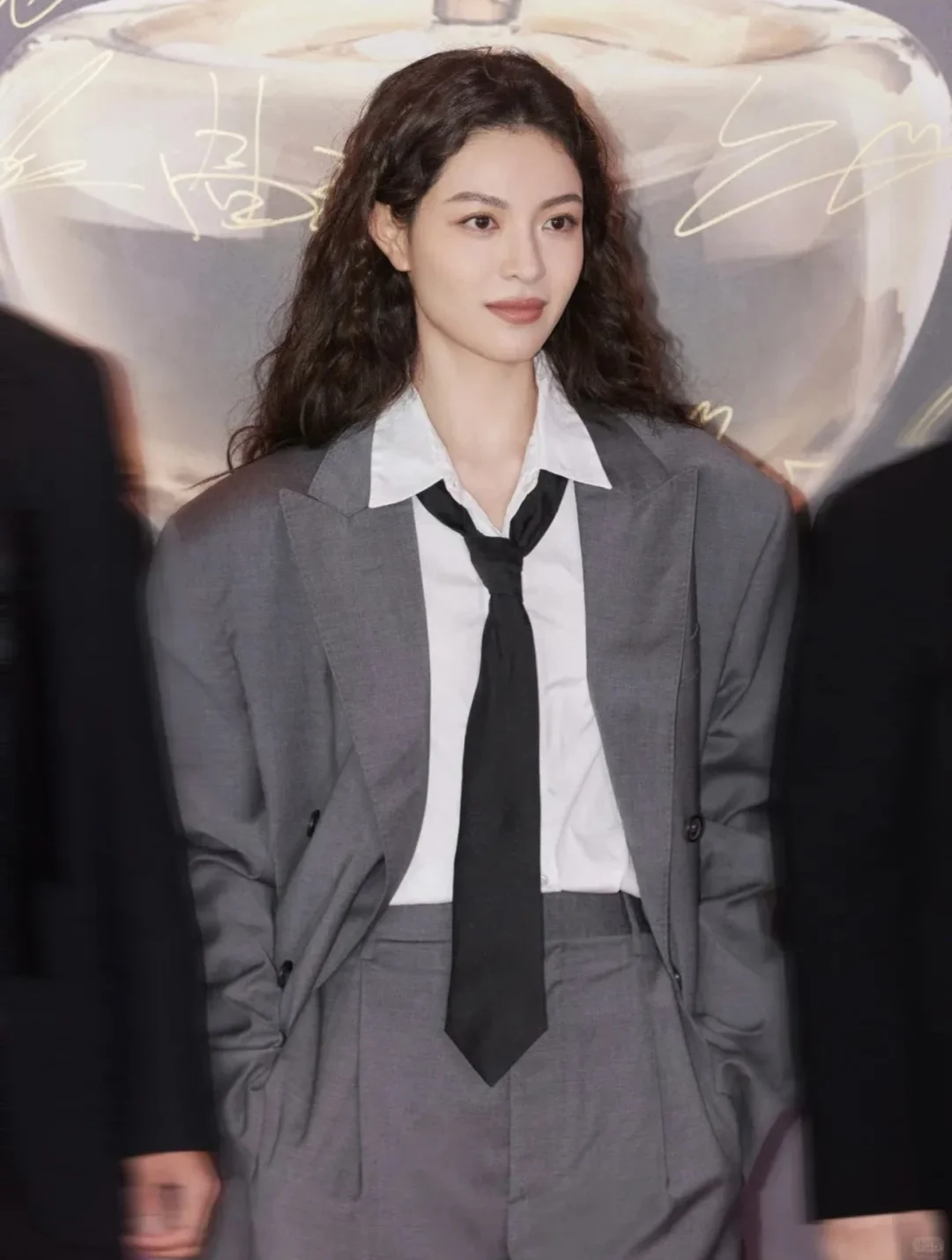 女明星们爱穿好物之衬衫篇，学院风与老钱风