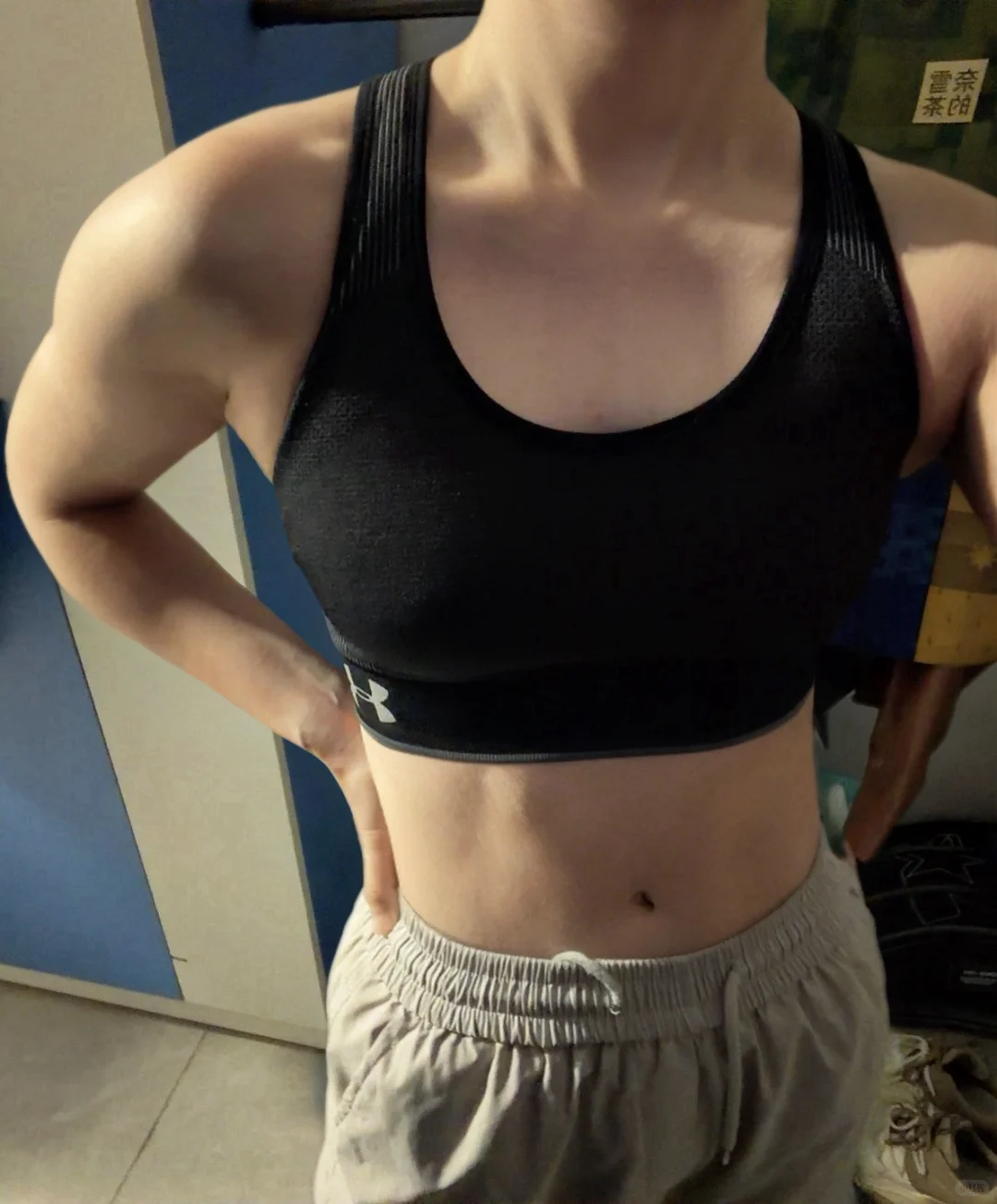 985肌肉女就这样闪亮登场