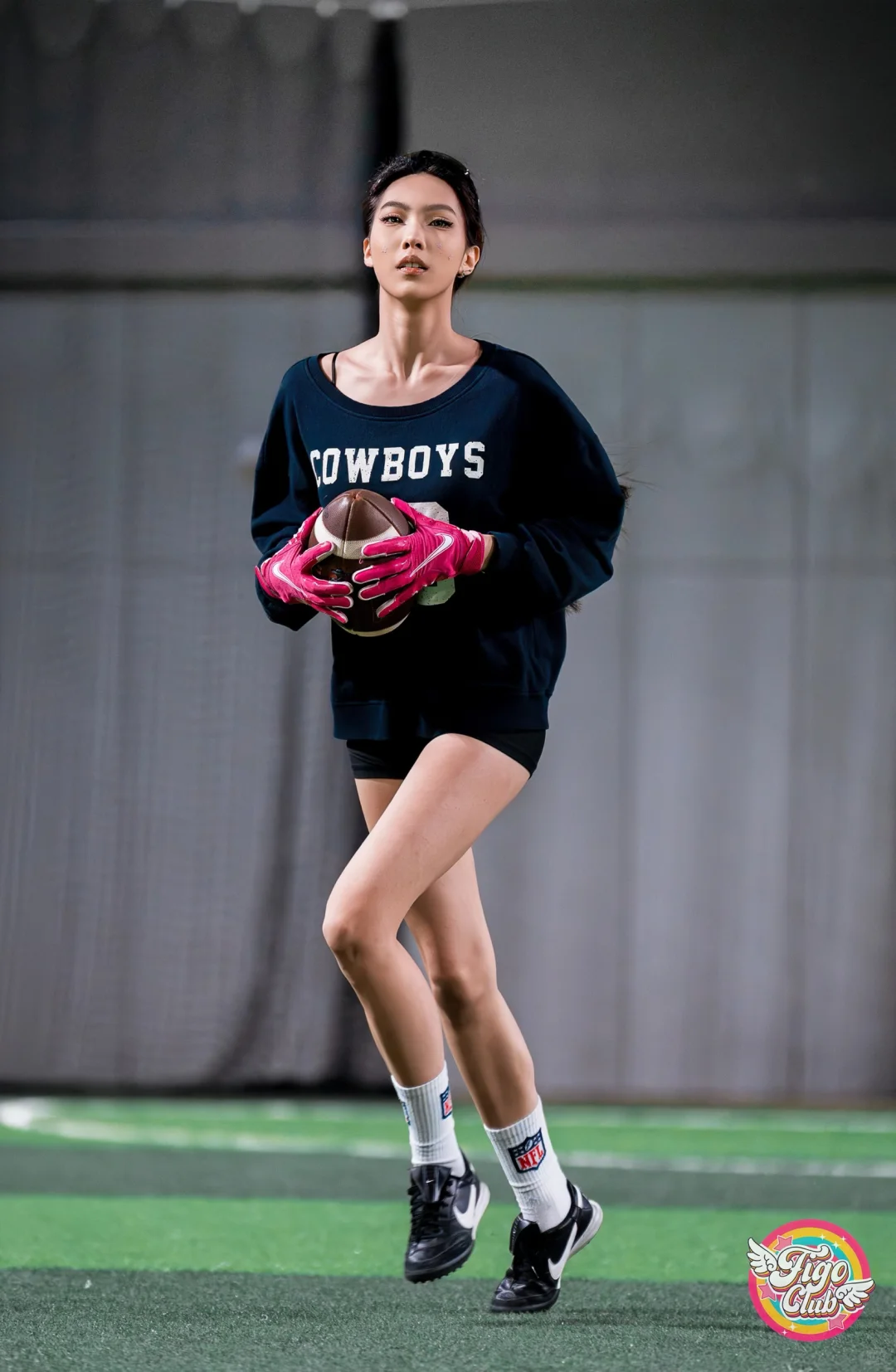 我这人很奇怪 你要是主动找我 我就跟你玩