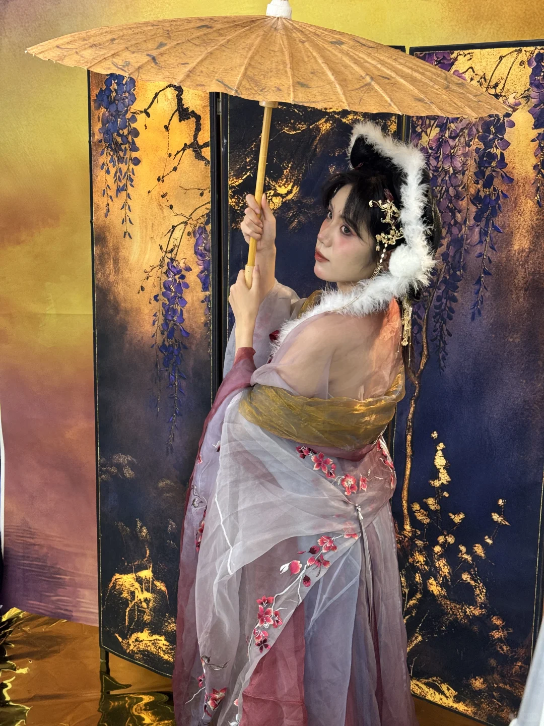 太仙了，这个小狐狸写真谁拍谁好看！