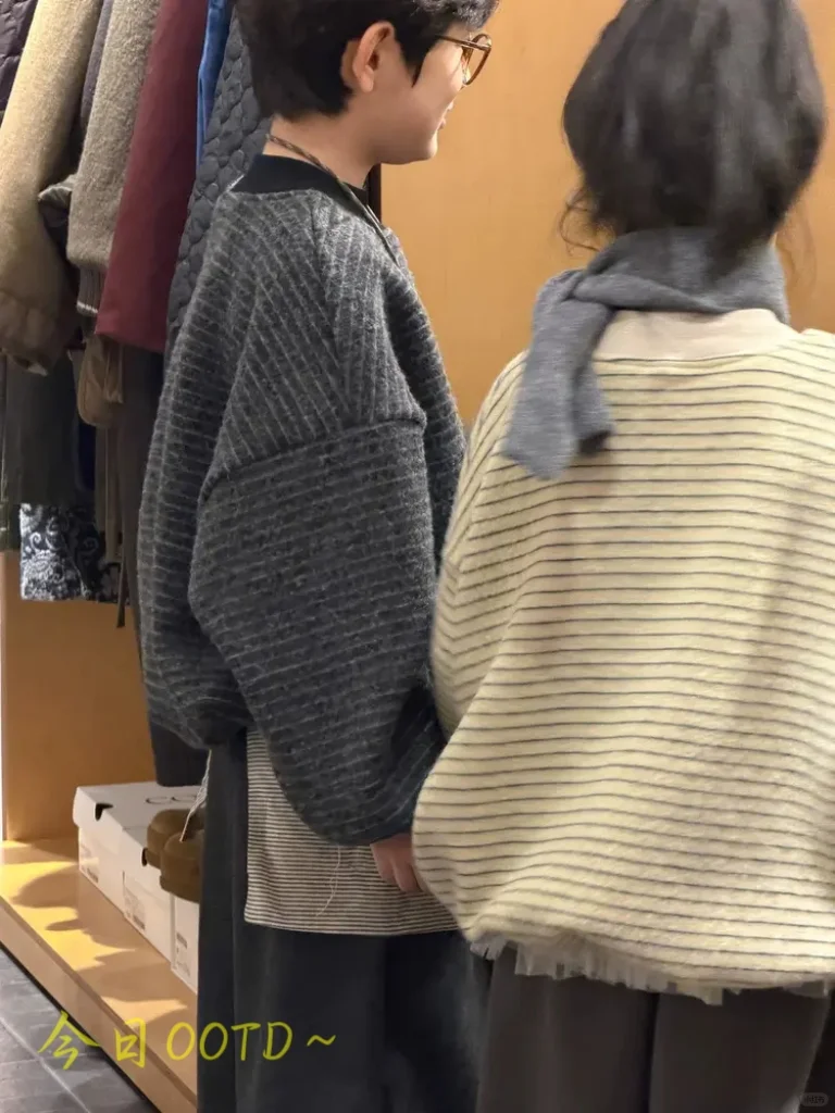3岁娃冬装封神！韩系条纹上衣男女宝都爱穿