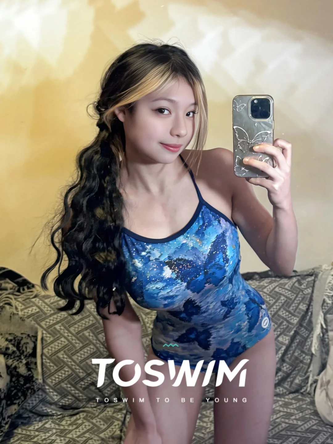 泳池发光C位泳衣| 冬天游泳的动力就是它了~