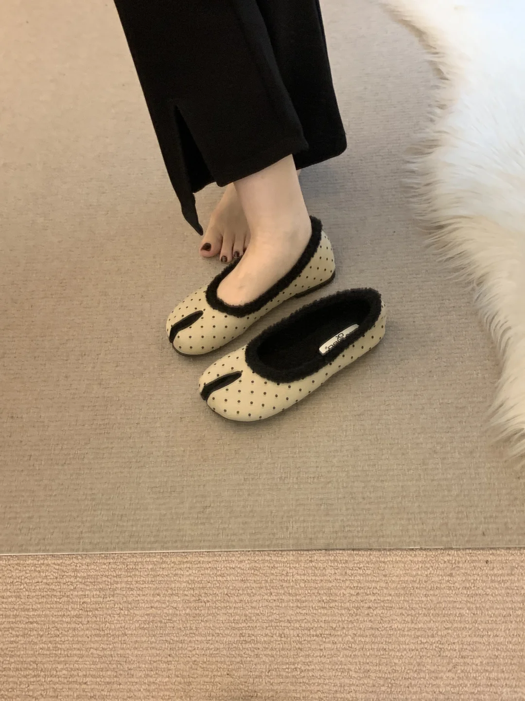 复古一脚蹬平底毛毛鞋女