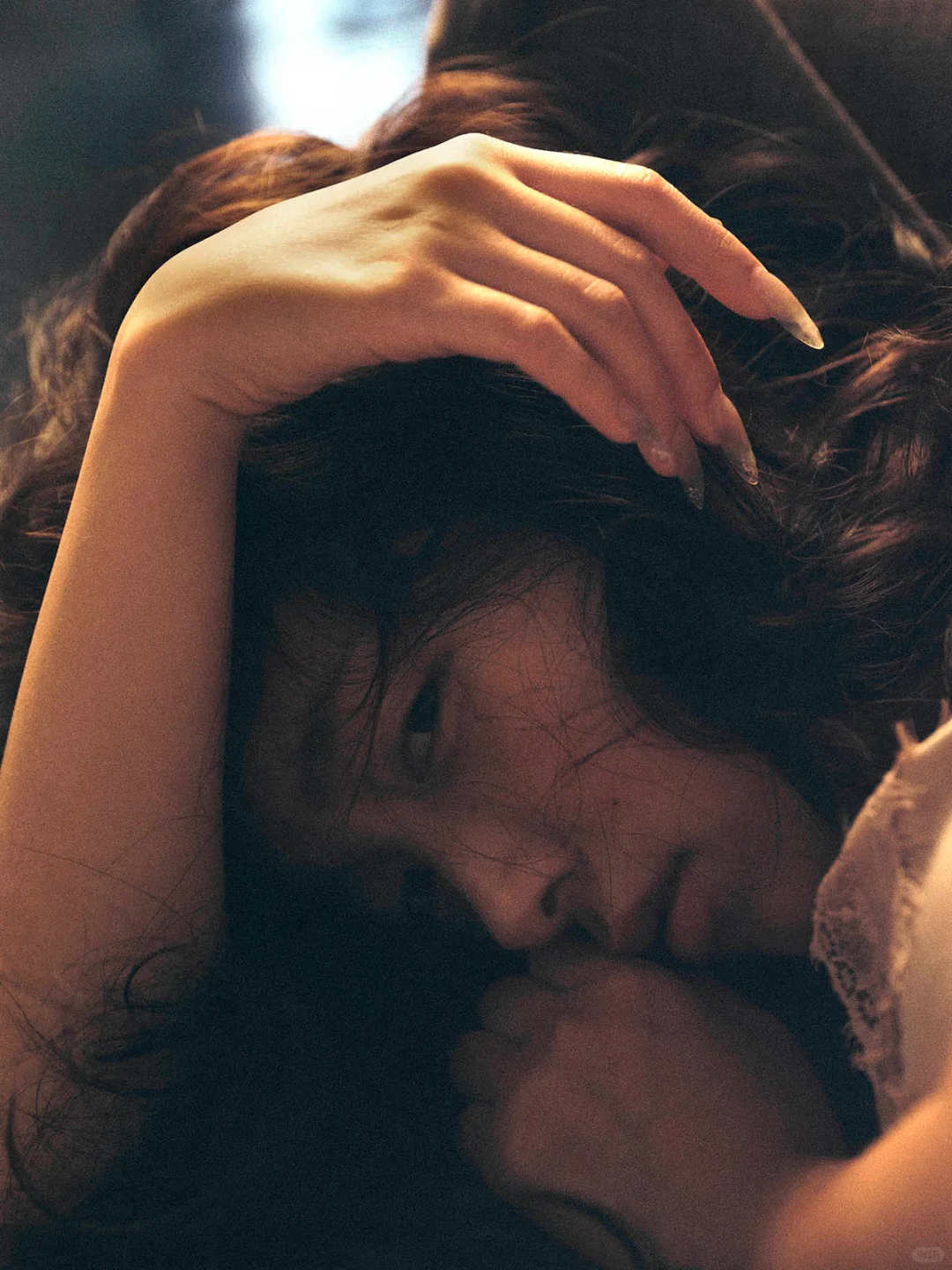 居家的惬意时光⚫️暗调氛围感少女写真