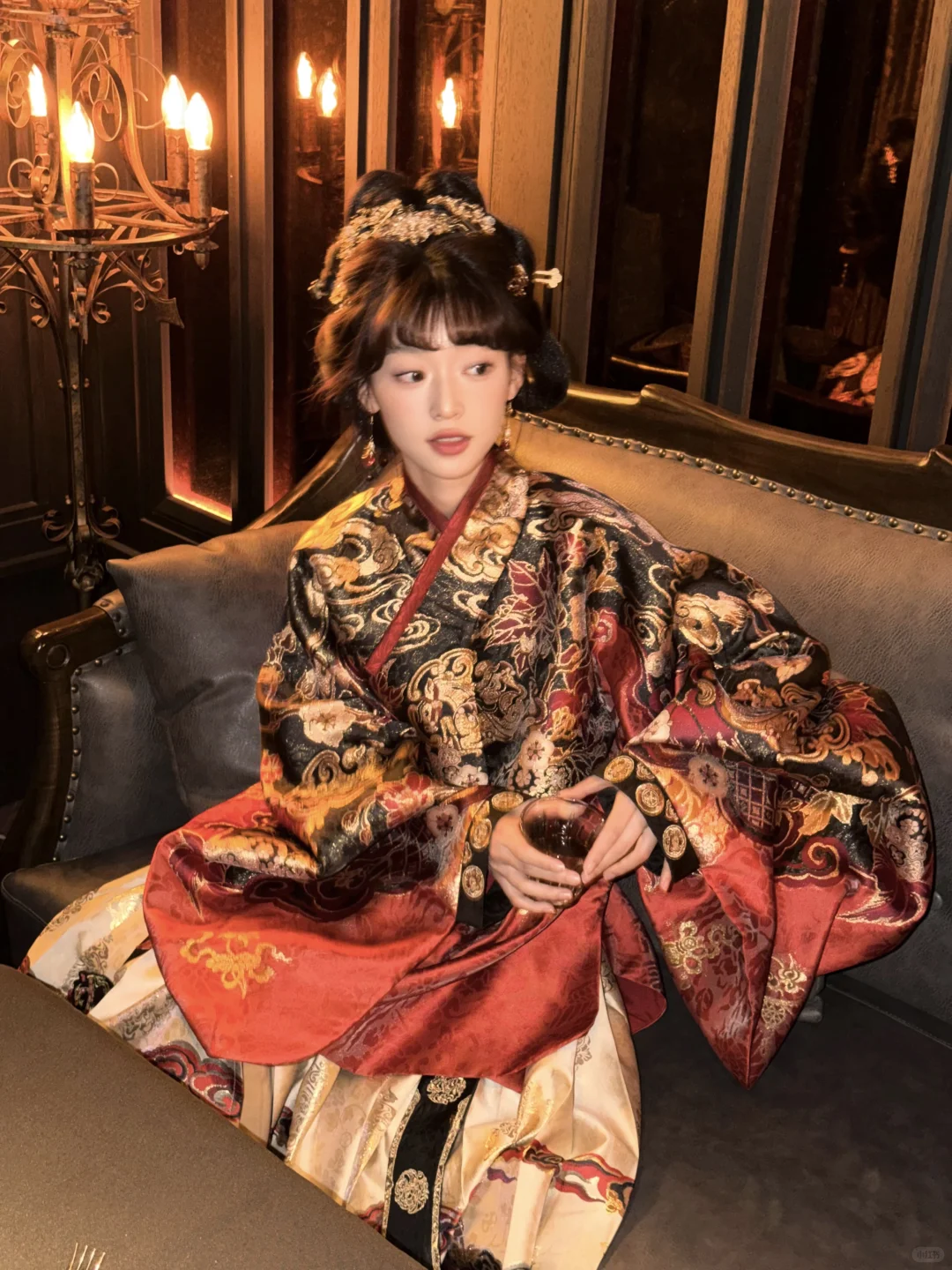 新衣预备|马年宴会上压轴出场的大明贵女