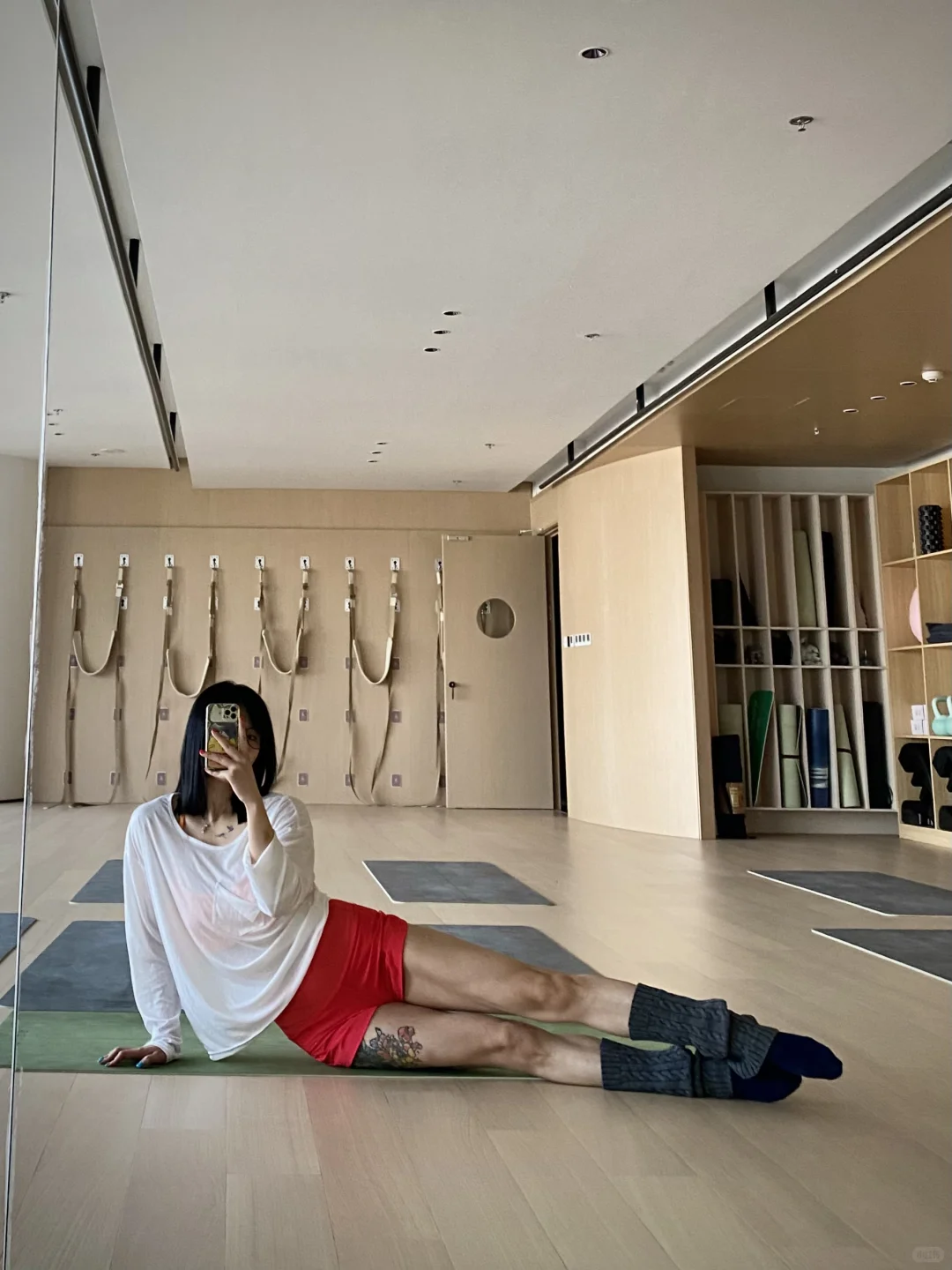 第五张有男网友问：只有女人喜欢我这种腿吧