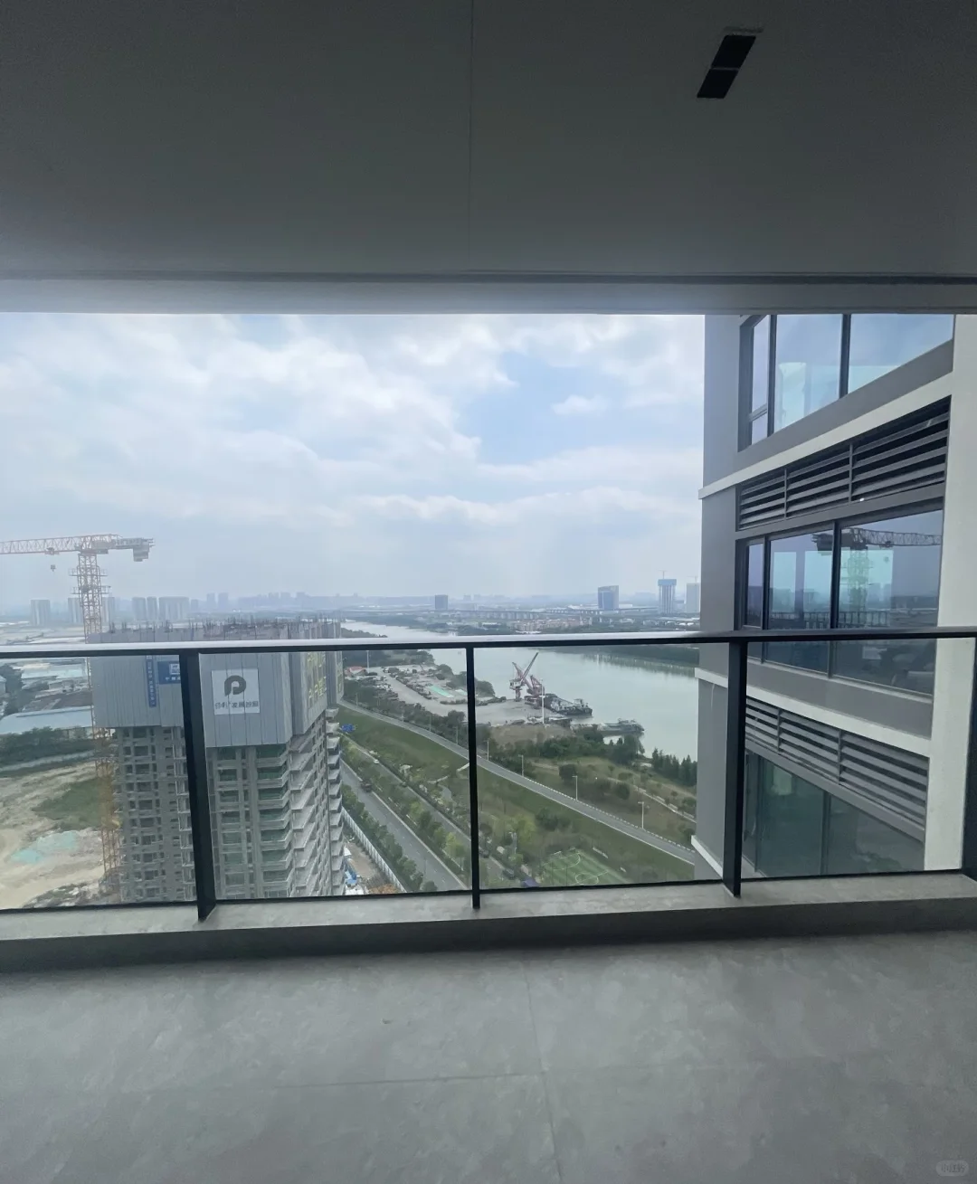 #85后美少女看房第3站之保利阅江台·江缦