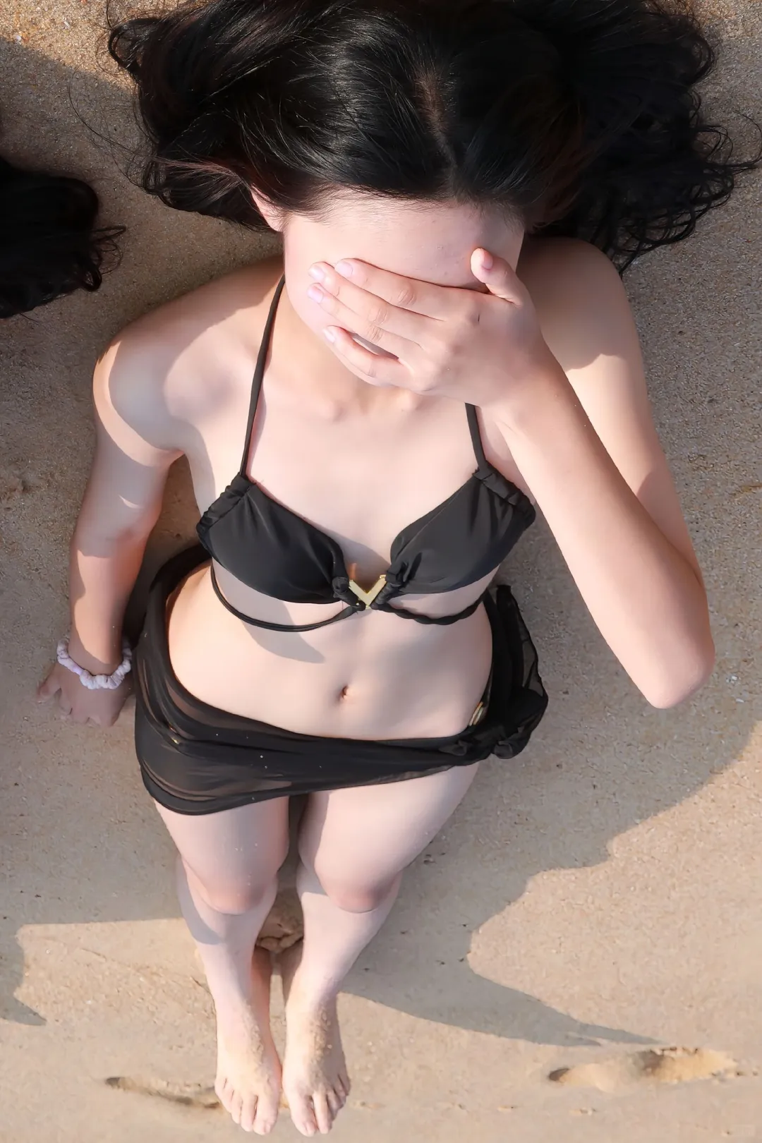 旧图新发，海边正常拍摄，一对姐妹的泳装秀。