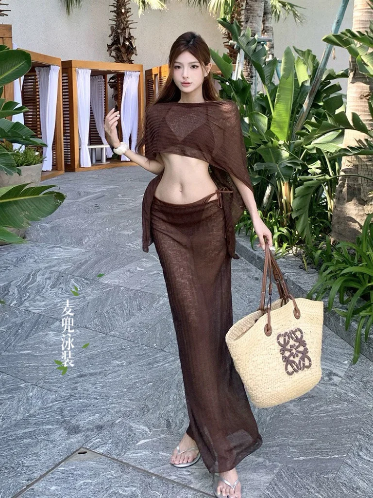 咖色系泳衣｜高级感拉满的海边温泉比基尼