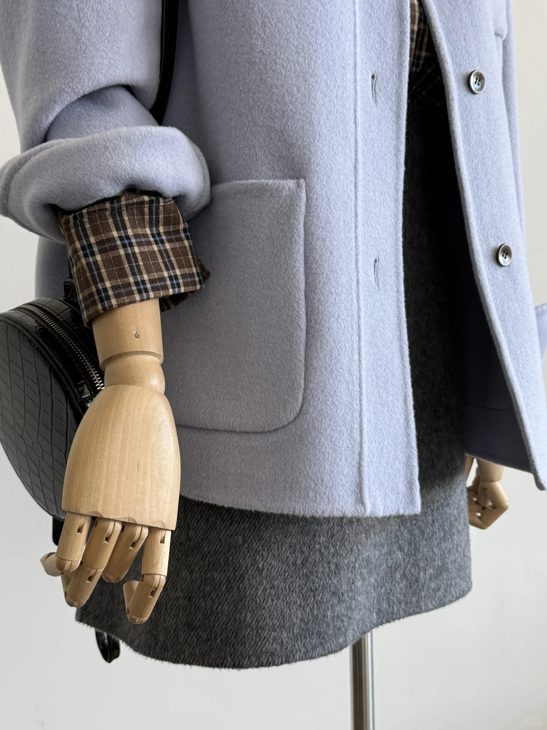 “蓝”到心坎里的小外套~拿捏秋日的气氛感