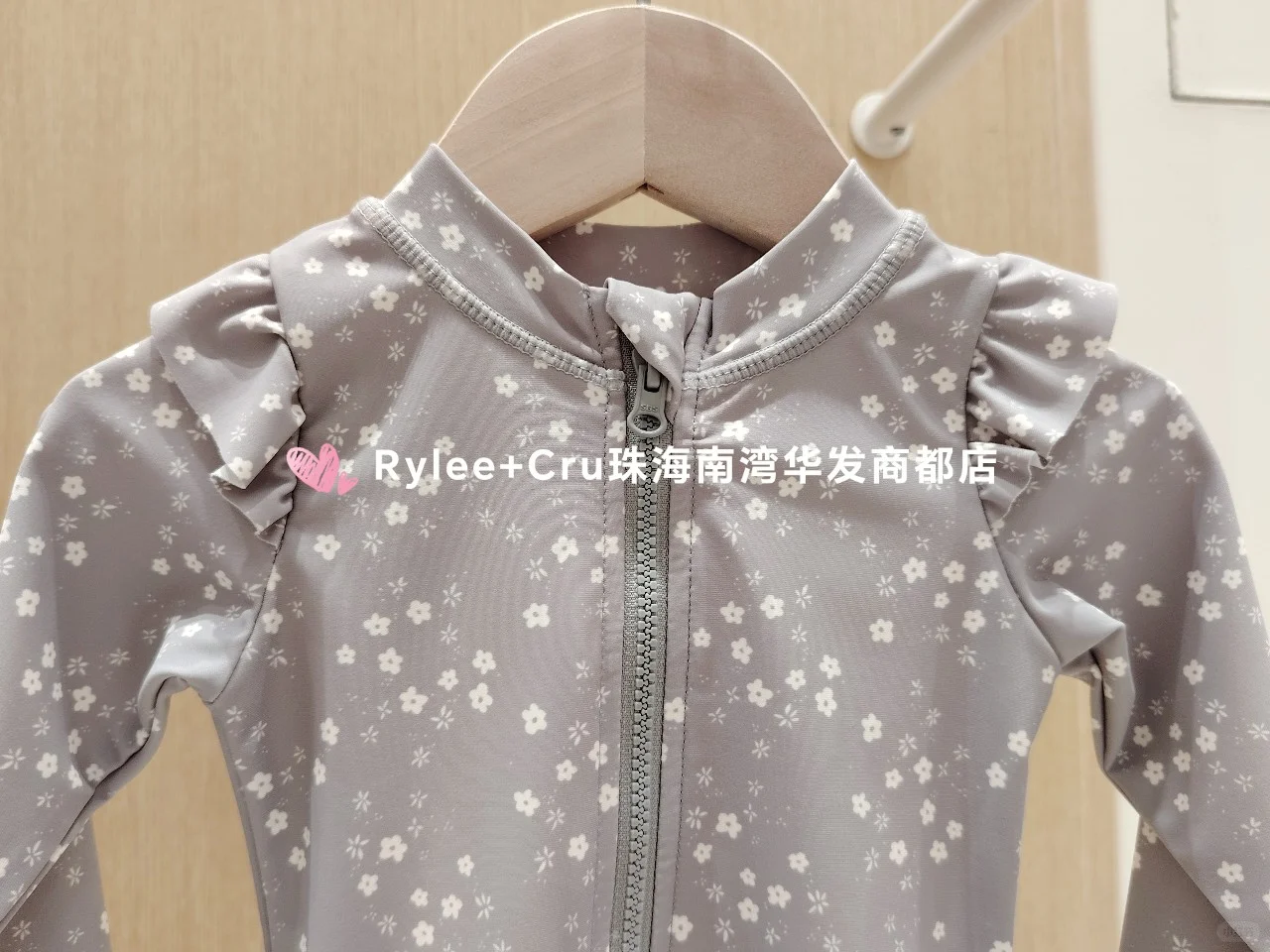 宝宝碎花泳衣看着里🤩