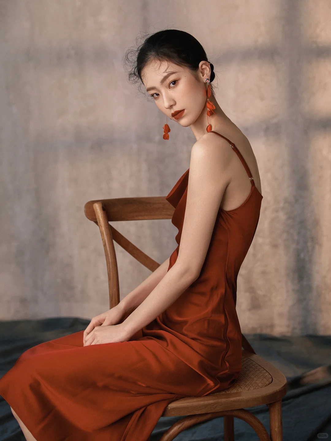 红裙入画｜油画笔触里的高级感写真