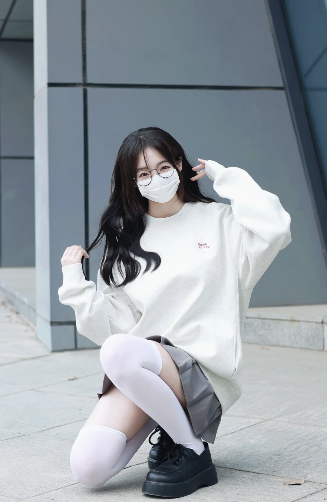 卫衣+白丝 i人喜欢但不敢穿出门系列