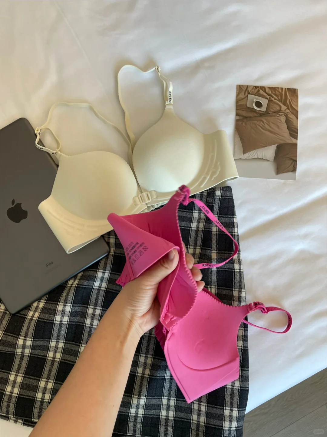 给小胸圆盘胸一点震撼！😱真的自然爆沟🪝了！