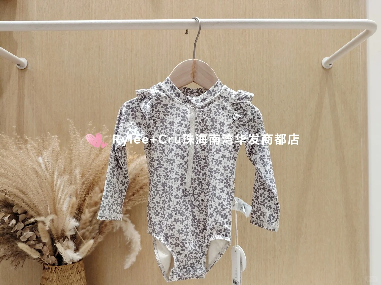 宝宝碎花泳衣看着里🤩