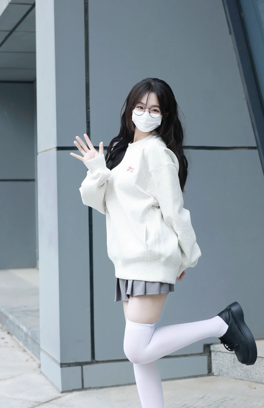 卫衣+白丝 i人喜欢但不敢穿出门系列