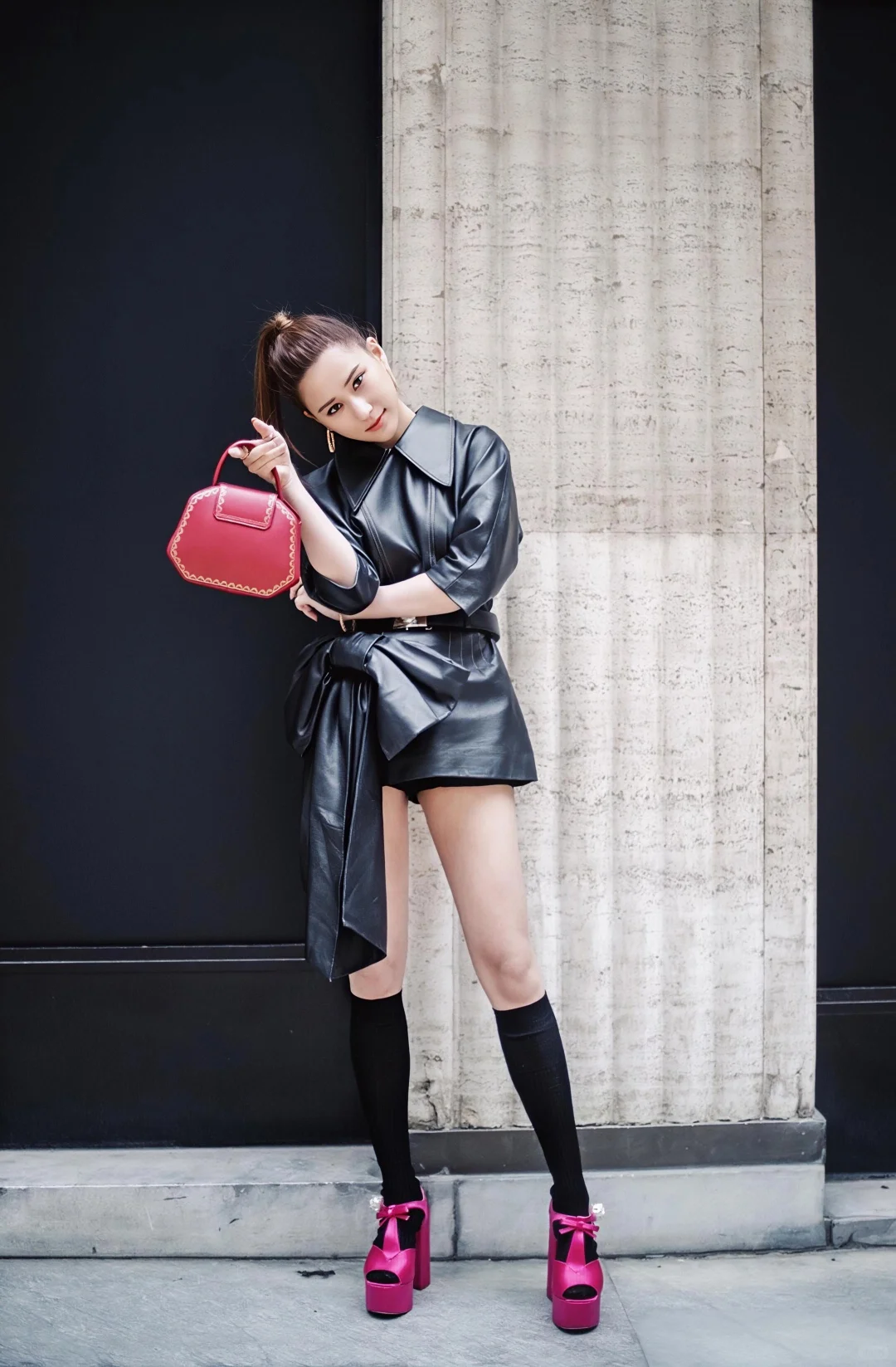 何超莲丝袜美腿