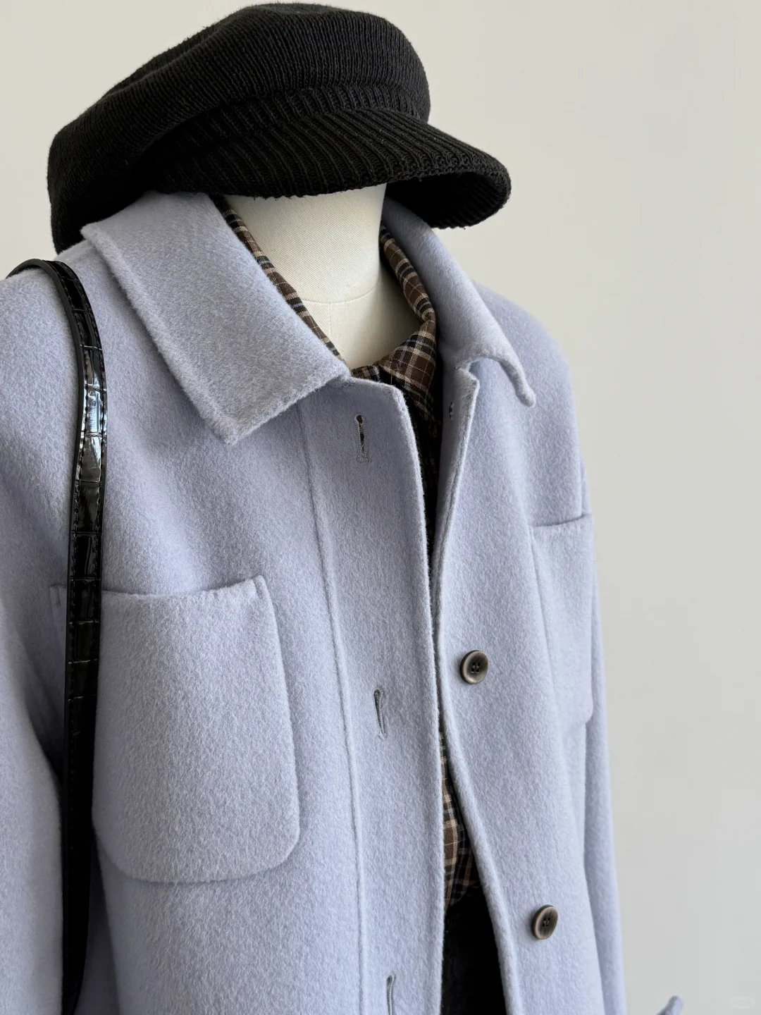 “蓝”到心坎里的小外套~拿捏秋日的气氛感