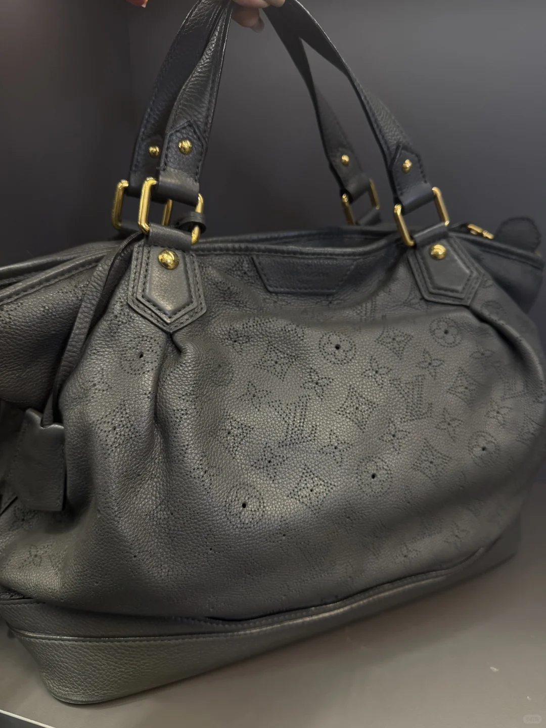 LV月光女神大tote🖤经典永不过时～微微亮光