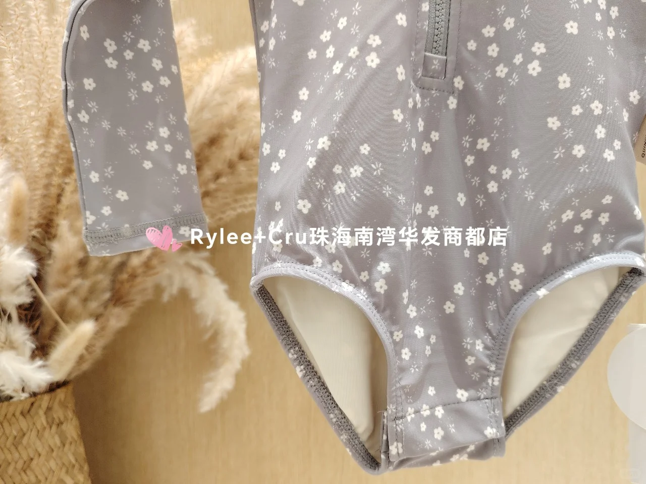 宝宝碎花泳衣看着里🤩