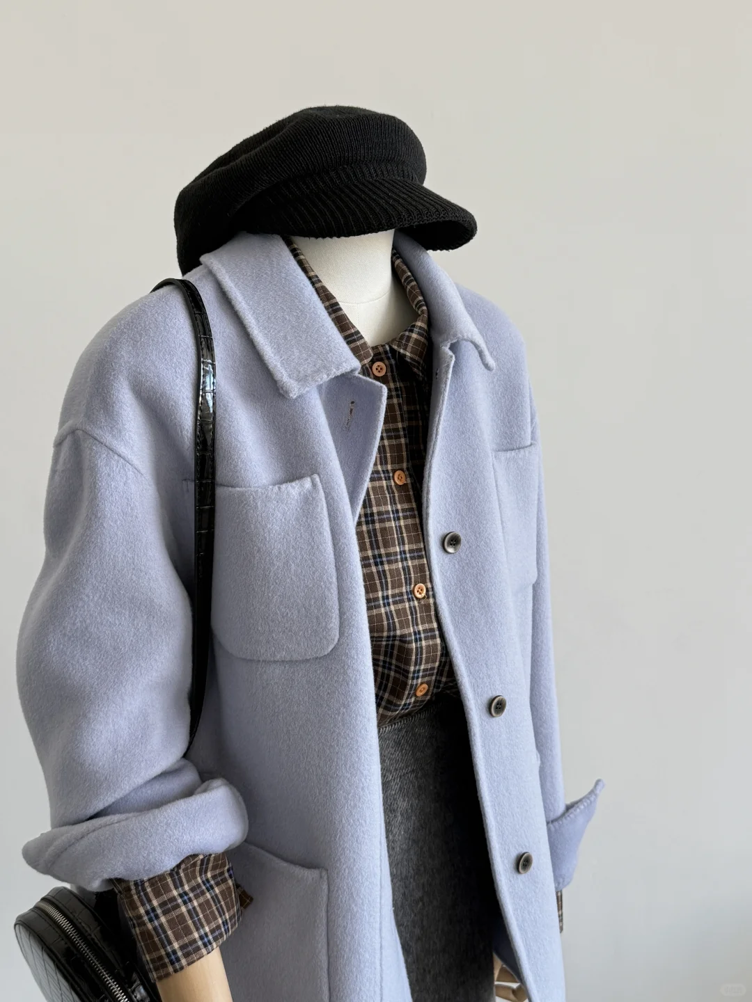 “蓝”到心坎里的小外套~拿捏秋日的气氛感