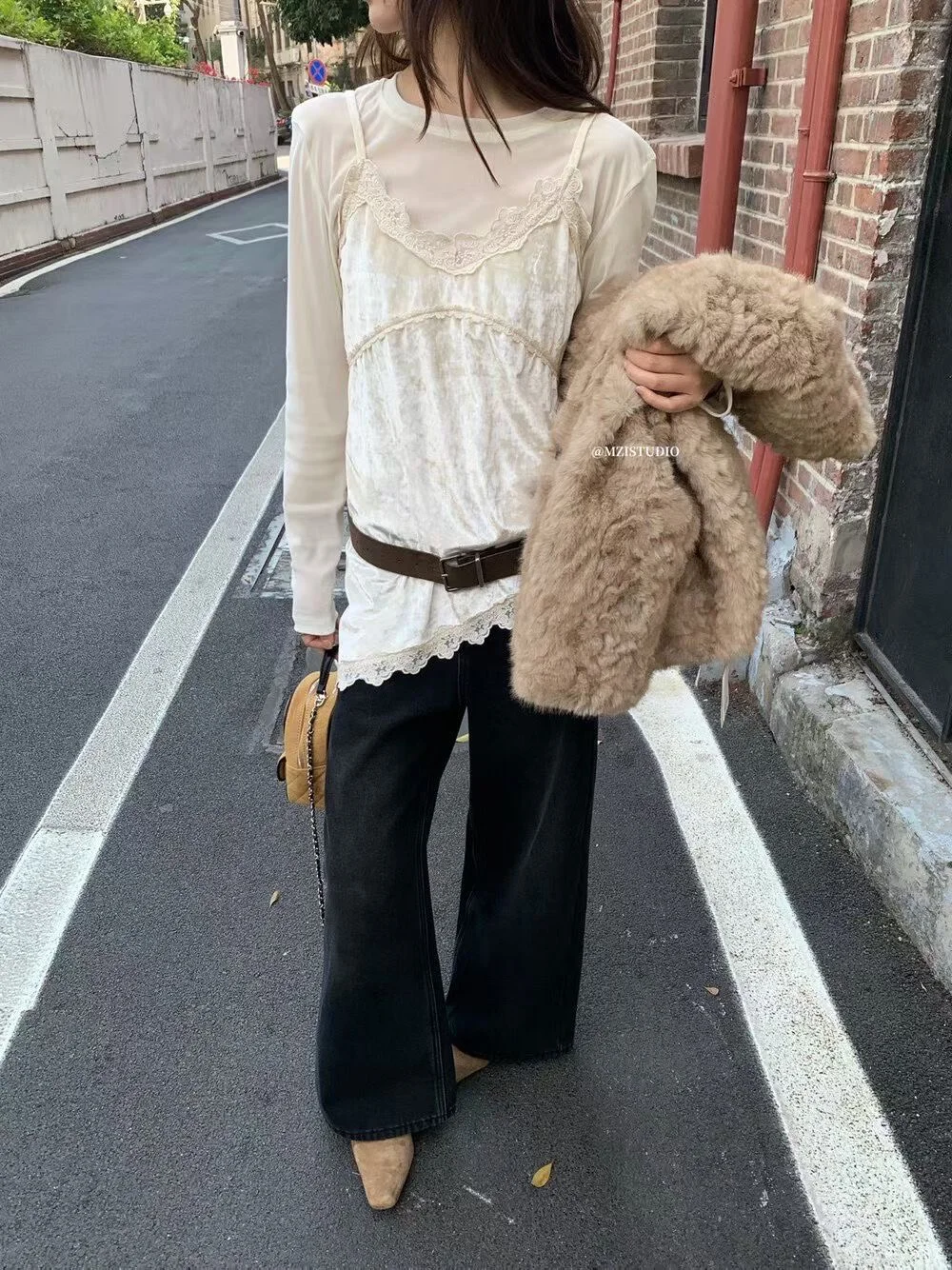 冬日温柔系叠穿 丝绒蕾丝戳我心里了