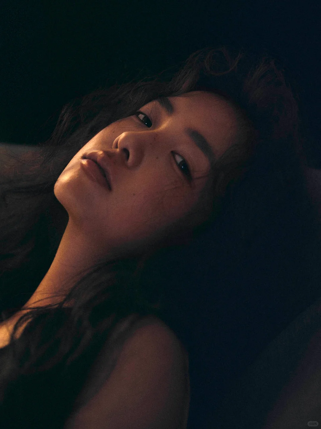 居家的惬意时光⚫️暗调氛围感少女写真