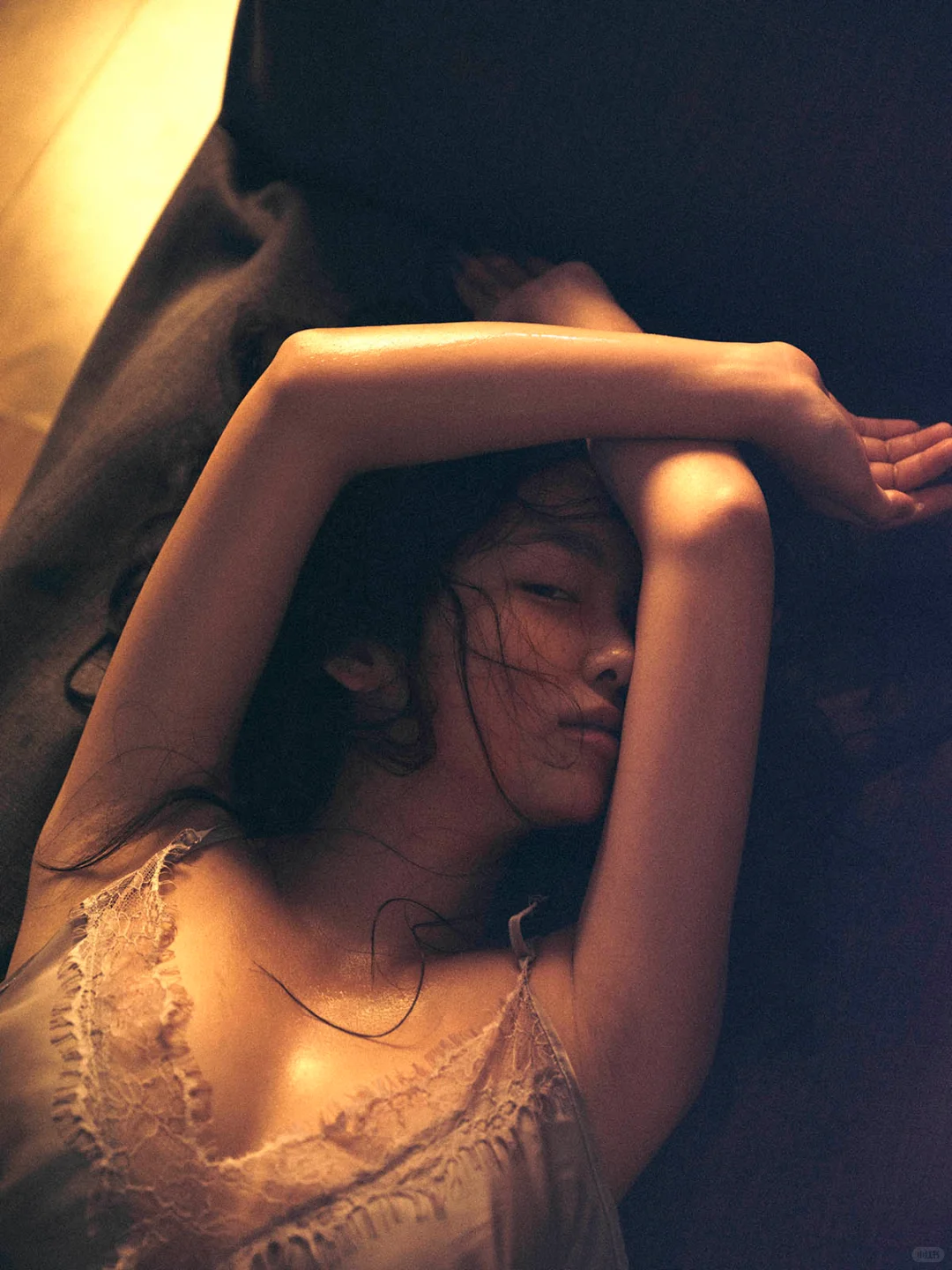 居家的惬意时光⚫️暗调氛围感少女写真