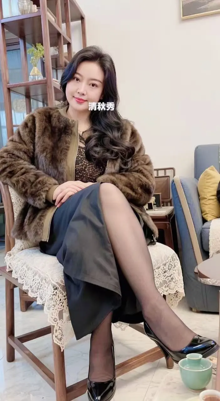 御姐微胖，成熟女人，优雅知性女人，大衣