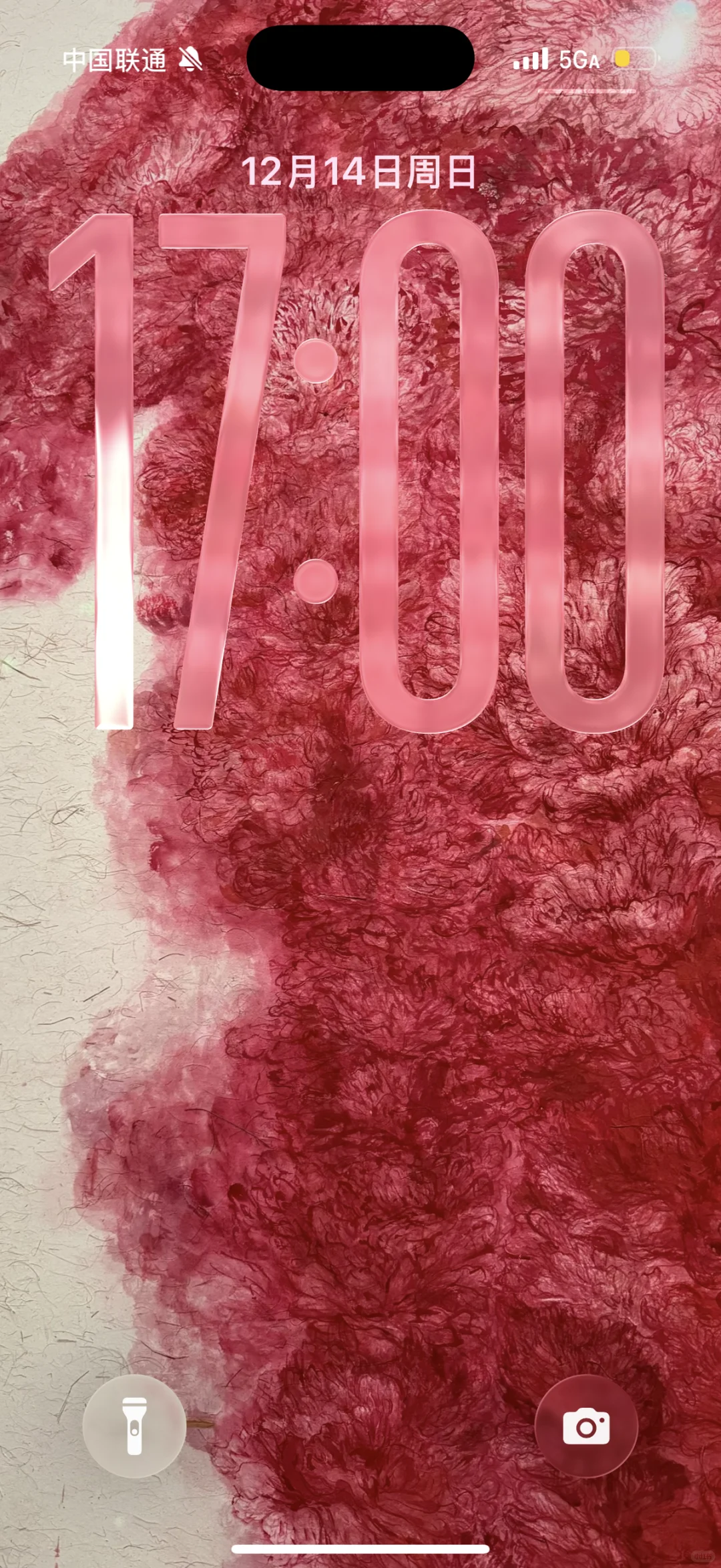 如何把看展照片变成高级高级感手机壁纸