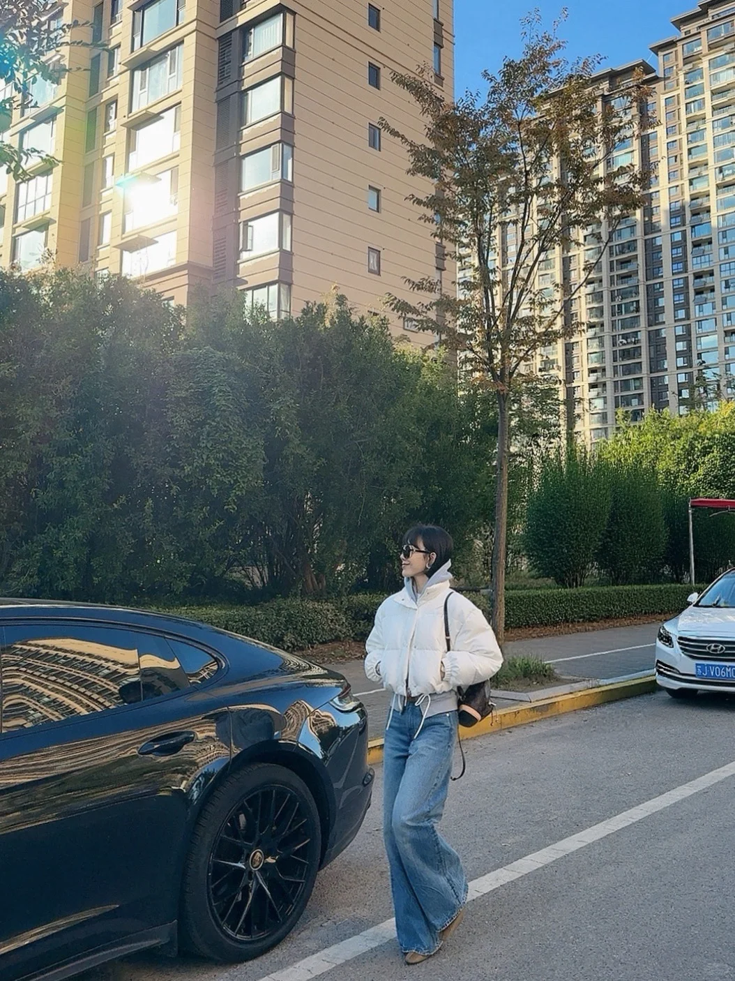 尽量把自己养到不化妆还有光泽感 体态匀称