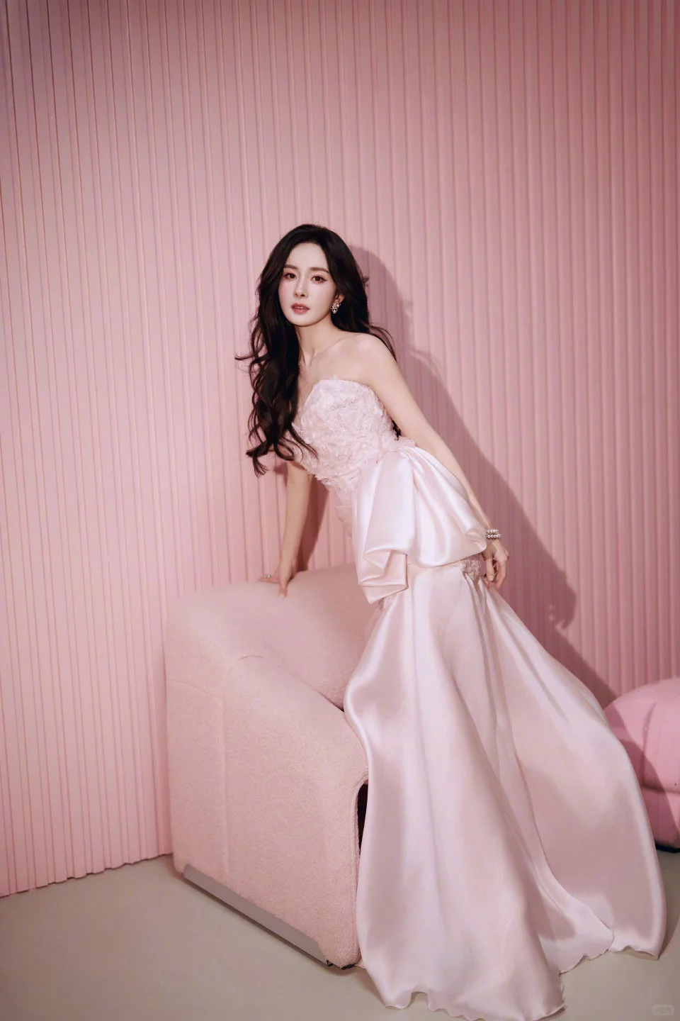 杨幂：粉色娇嫩，你如今18岁💐