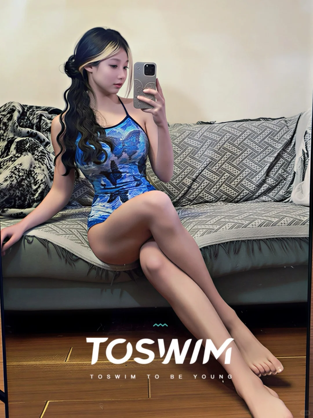 泳池发光C位泳衣| 冬天游泳的动力就是它了~