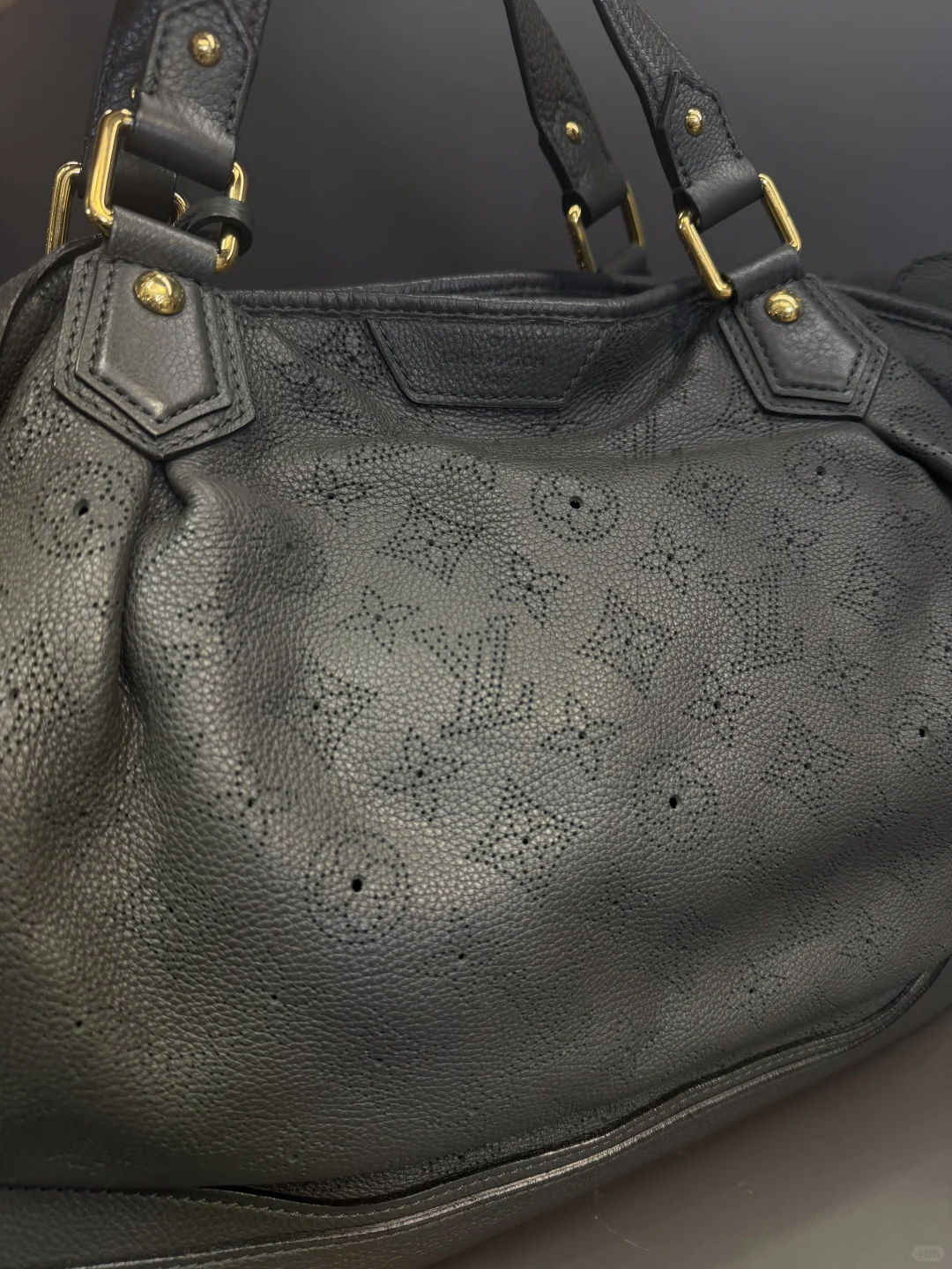 LV月光女神大tote🖤经典永不过时～微微亮光