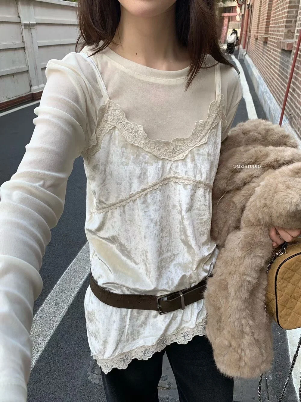 冬日温柔系叠穿 丝绒蕾丝戳我心里了