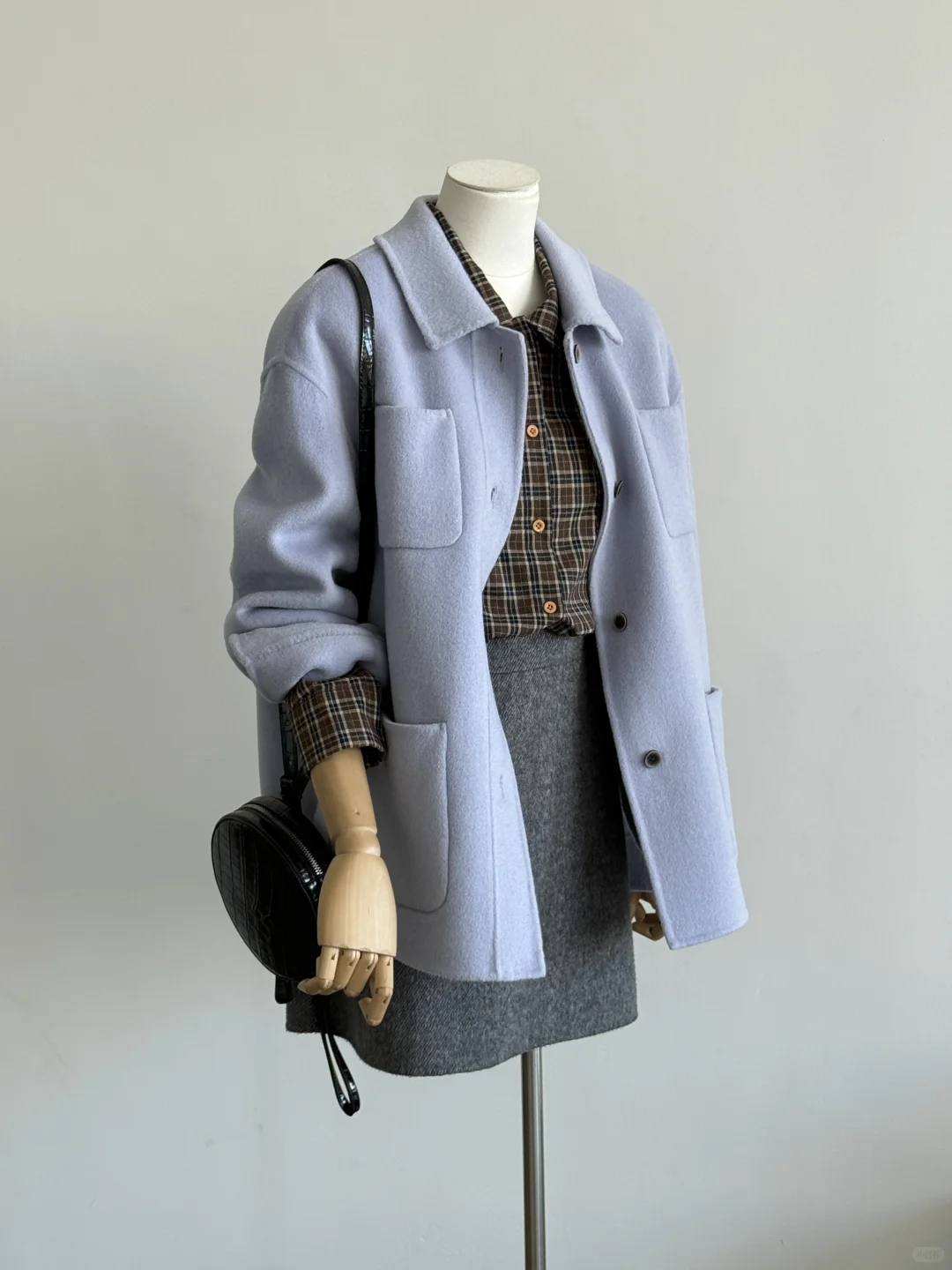 “蓝”到心坎里的小外套~拿捏秋日的气氛感