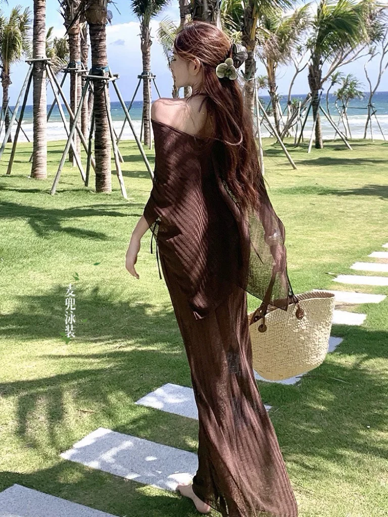 咖色系泳衣｜高级感拉满的海边温泉比基尼