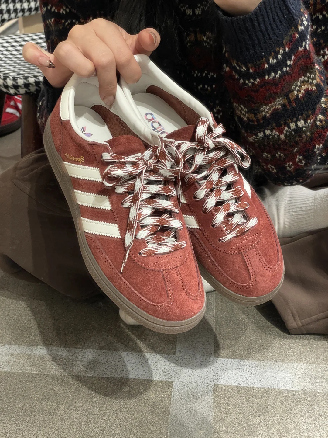 沃趣…圣诞节🎄和这两双复古Spezial有多配！