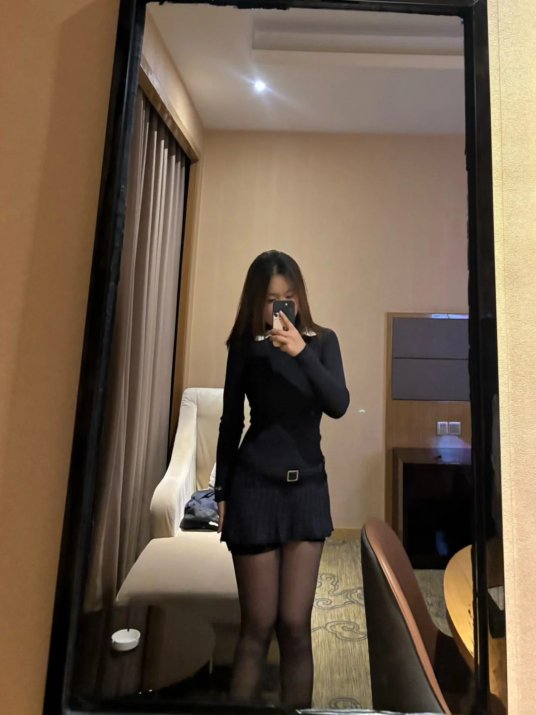 这个裙子好好看😻 很显身材 就是有点短