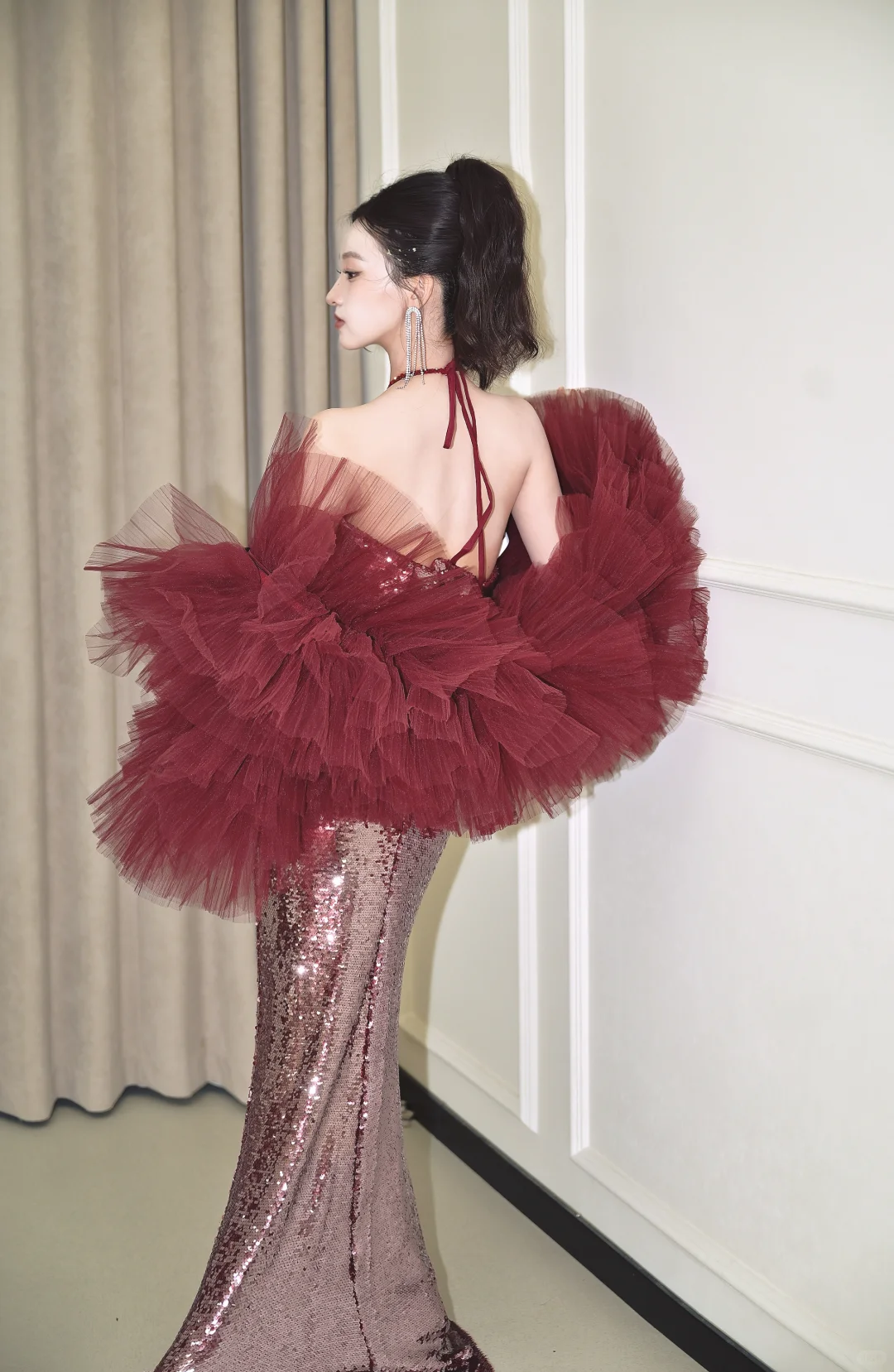 美到犯规的复古红裙✨美到犯规|滕州婚纱