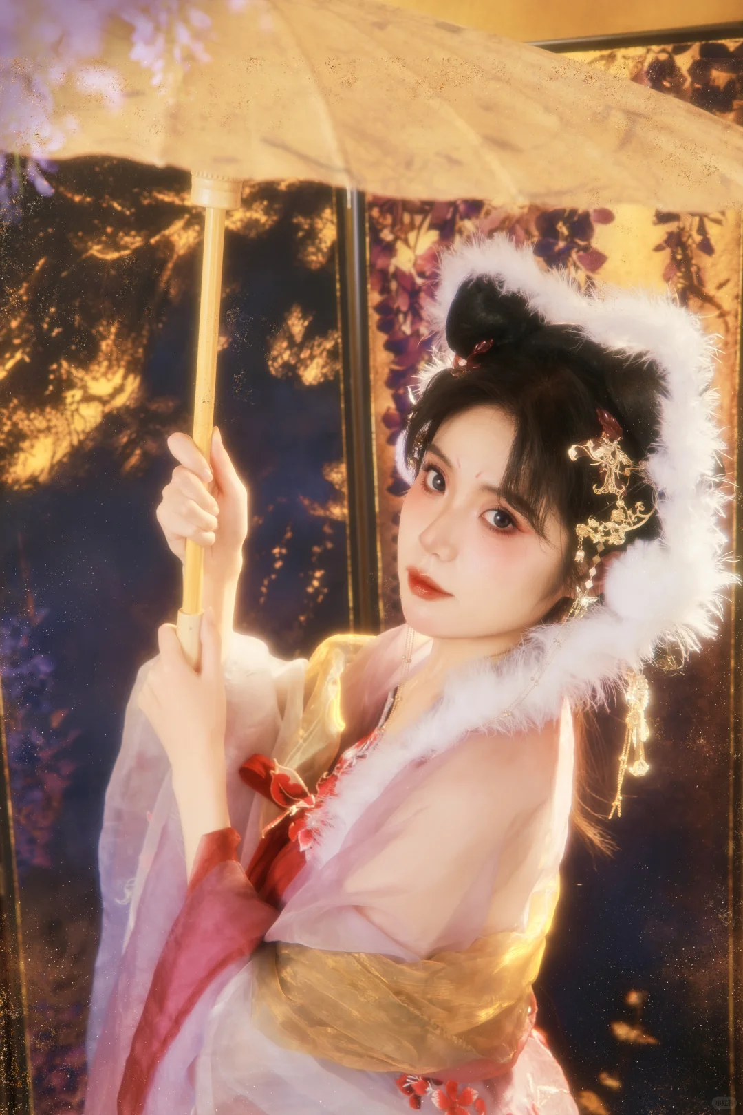 太仙了，这个小狐狸写真谁拍谁好看！