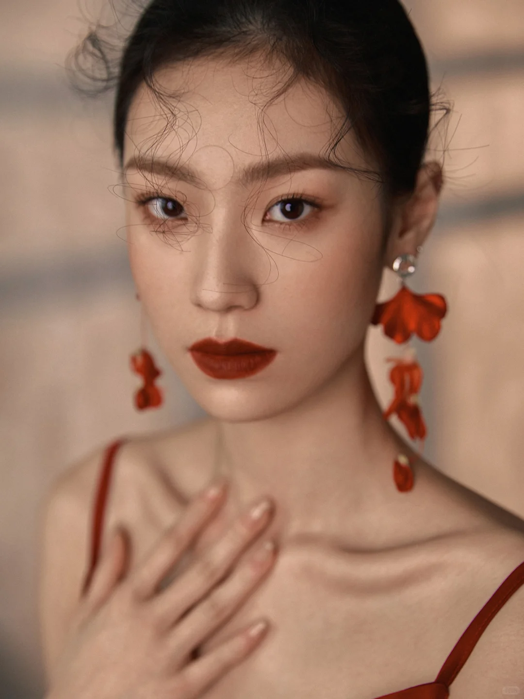 红裙入画｜油画笔触里的高级感写真