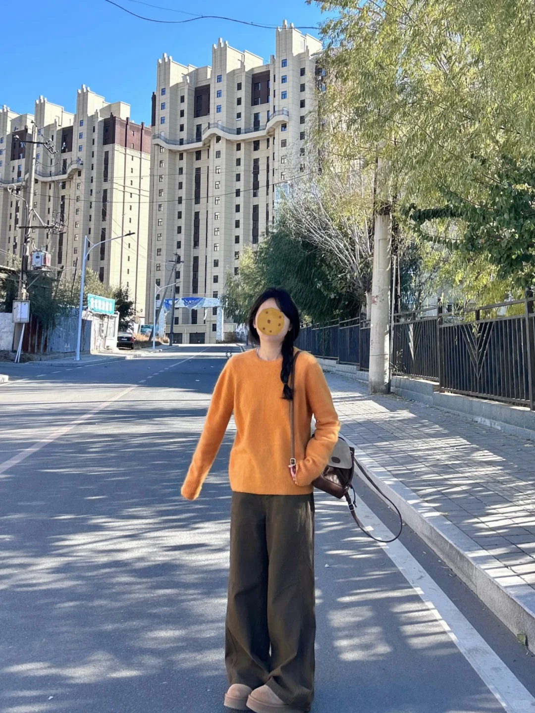 🍊毛衣+棕色裤子好韩