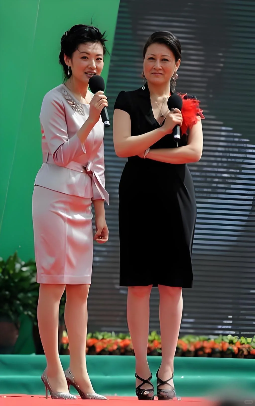 周涛💋年轻时候的主持瞬间